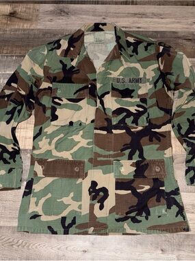 U.S. Army men’s small long Woodland Camo Field Jacket - Camouflage